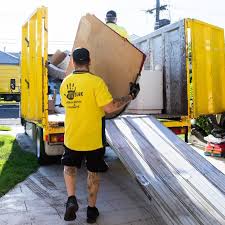 Best Mattress Disposal  in Muscatine, IA